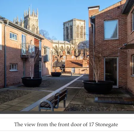 17 Stonegate - A House Of Holiday דירה יורק